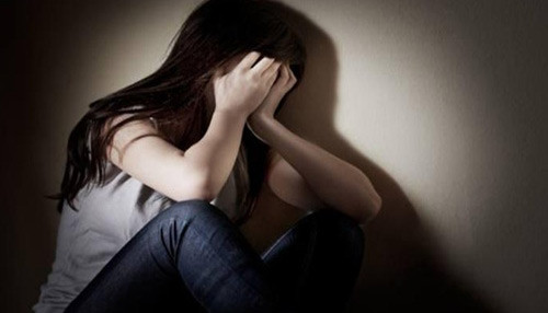 महिला डॉक्टर को मदद के बहाने होटल में बुलाकर युवक ने जबरदस्ती बनाए शारीरिक संबंध, वीडियो बनाकर वायरल करने की दे रहा धमकी…