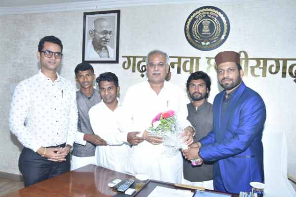 भारतीय युवा कांग्रेस की अनूठी प्रतियोगिता “मैं भी नायक ” के विजेताओं ने मुख्यमंत्री भूपेश बघेल के साथ बिताया पूरा दिन…