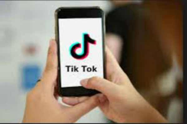 छत्तीसगढ़ : TikTok में लड़की को शराब पिलाते हुए वीडियो वायरल करना नाबालिग को पड़ा भारी, परिजनों के शिकायत पर पुलिस ने किया गिरफ्तार …