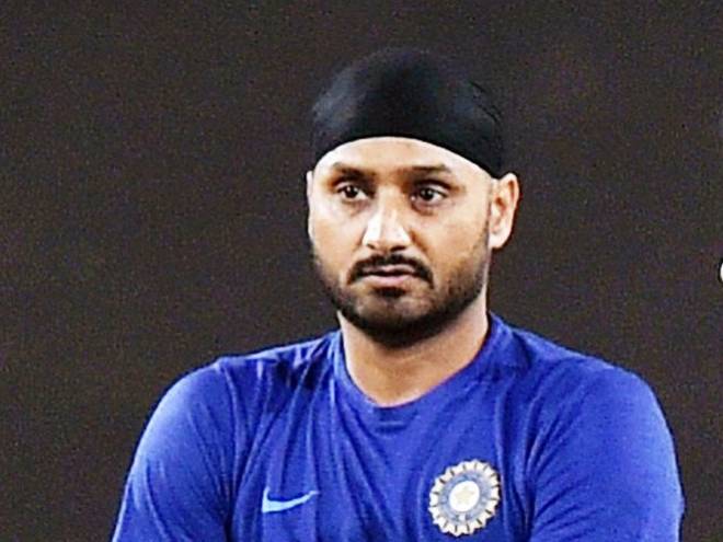 क्रिकेटर हरभजन सिंह हुए ठगी का शिकार, 4 करोड़ का लगा चूना 