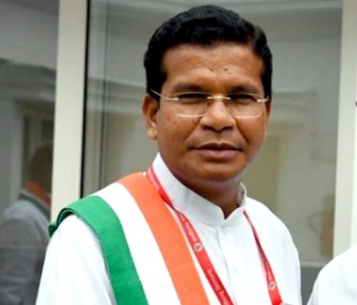 कॉन्ट्रैक्ट फार्मिंग लागू कर देश के किसानों को अपने ही खेत में बंधुआ मजदूर बनाना चाहती है मोदी सरकार! – मरकाम