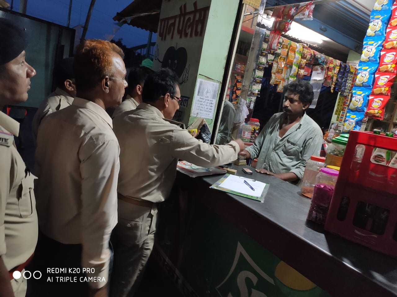 प्रतिबंधित सिगरेट का कारोबार करने वालों के यहां छापा, अब पान मसालावालों पर सरकार करेगी बड़ी कार्रवाई ?
