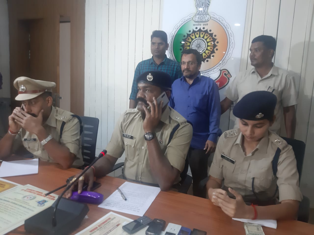 40 हजार में फर्जी डिग्री देकर लोगों को ठगने वाला डायरेक्टर गिरफ्तार, पूछताछ जारी …