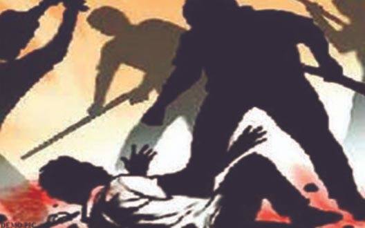 टांगी मारकर सौतेले भाई की हत्या, पुलिस ने आरोपी पति-पत्नी को लिया हिरासत में