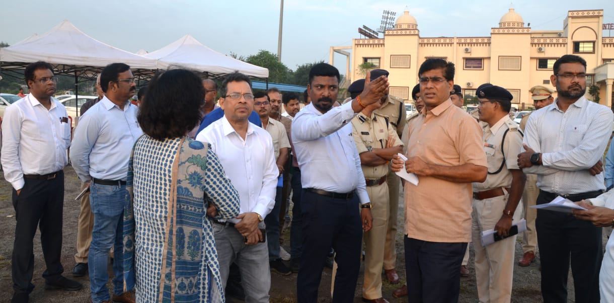 राज्योत्सव की तैयारियां शुरु, अपर मुख्य सचिव सहित अधिकारियों ने साइंस कॉलेज मैदान में तैयारियों का लिया जायजा