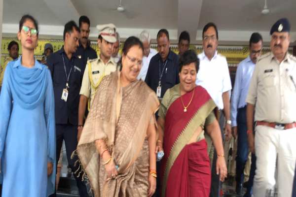 सीनियर सिटिज़न वेलफेयर फ़ोरम ने सम्मान समारोह का किया आयोजन, राज्यपाल और महिला एवं बाल विकास मंत्री ने वरिष्ठजनों का किया सम्मान