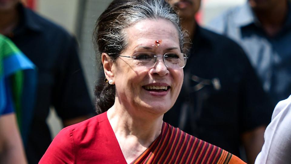 हरियाणा में सरकार बनाने जुगाड़ में लगी सोनिया गांधी, हुड्डा को फोन कर कहा- JJP से बात करें
