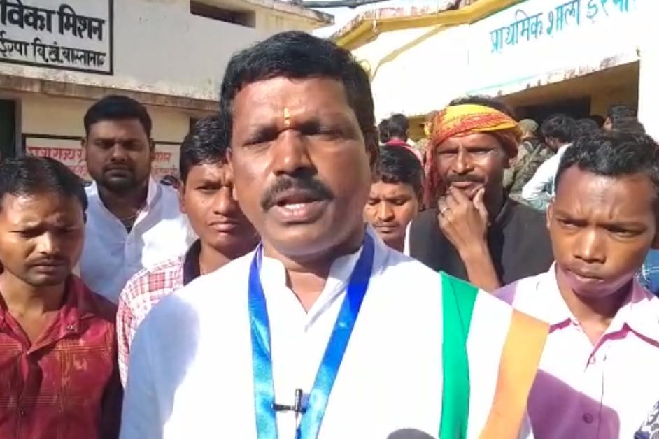 चित्रकोट कांग्रेस प्रत्याशी राजमन वेंजाम ने डाला वोट, 20 हजार से अधिक मतों से जीत का किया दावा