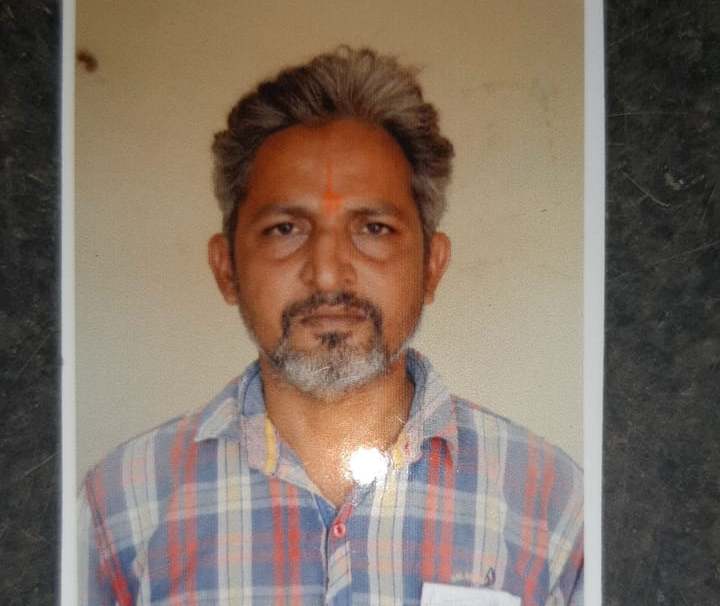 हादसा या हत्या ! ब्लॉक कांग्रेस अध्यक्ष के भतीजे की सड़क किनारे मिली लाश, पुलिस को पीएम रिपोर्ट का इंतजार