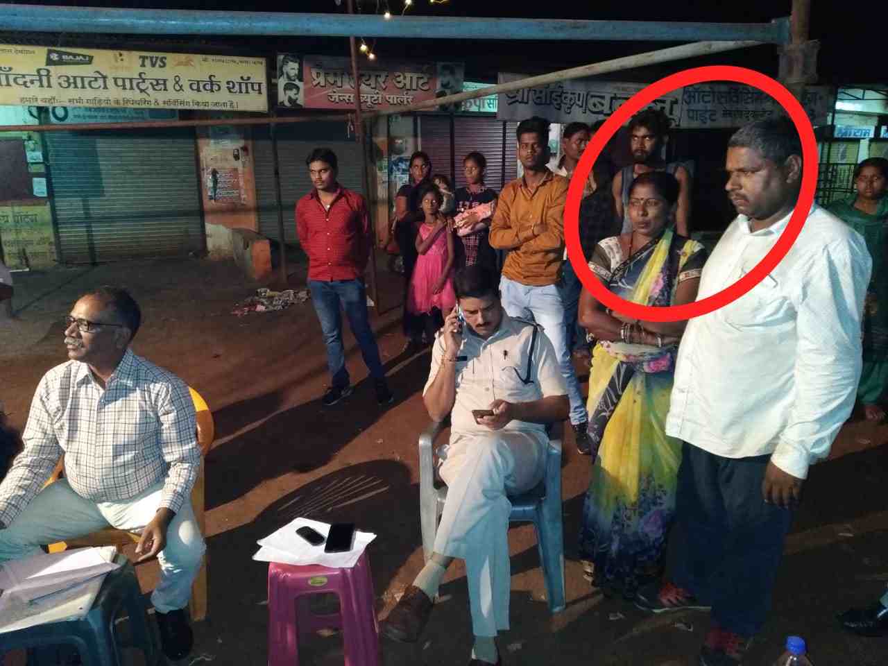 महज इतनी सी बात…और पटाखा कारोबारी दंपत्ति ने युवक की कर दी जमकर पिटाई, हो गई मौत