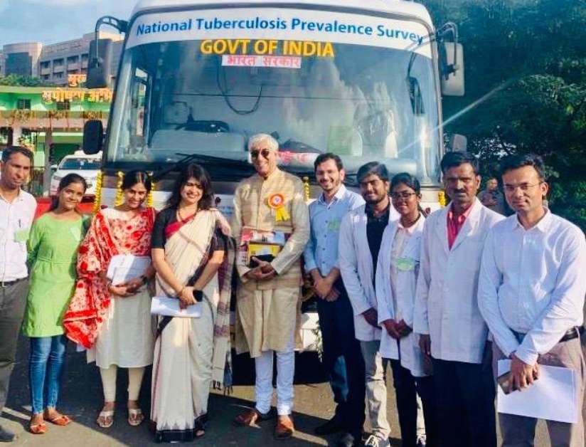 टीबी को हराने स्वास्थ्य मंत्री सिंहदेव ने मोबाइल बस किया रवाना, 10 जिलों में पहुंचकर 10 हजार से अधिक लोगों का करेगा जांच