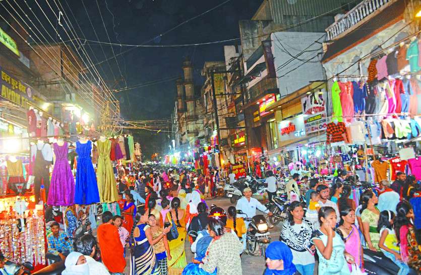 दीपावली : बाजार हो रहे गुलजार, सराफा,ऑटोमोबाइल और प्रॉपर्टी की खरीददारी में उमड़ी भारी भीड़ …