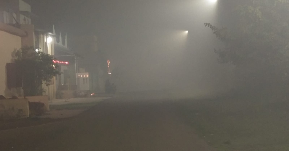 VIDEO: दीपावली पर प्रदूषण पहुंचा खतरनाक स्तर पर, बारुद के धुएं से भर गए शहर, सुप्रीम कोर्ट के आदेश का भी नहीं हुआ पालन