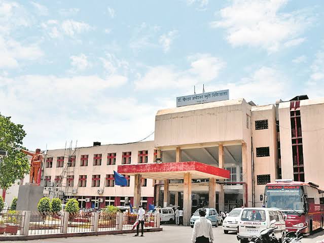 खुलासा : प्रदेश के सबसे बड़े सरकारी अस्पताल में मरीजों का सौदा, कमीशन के लिए निजी अस्पताल भेजे जाते हैं मरीज !