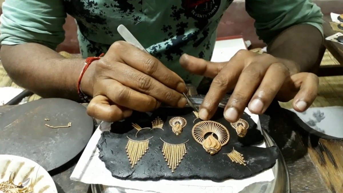 ज्वेलर्स की शिकायत पर कारीगर किया गया गिरफ्तार, अमानत में खयानत का मामला…