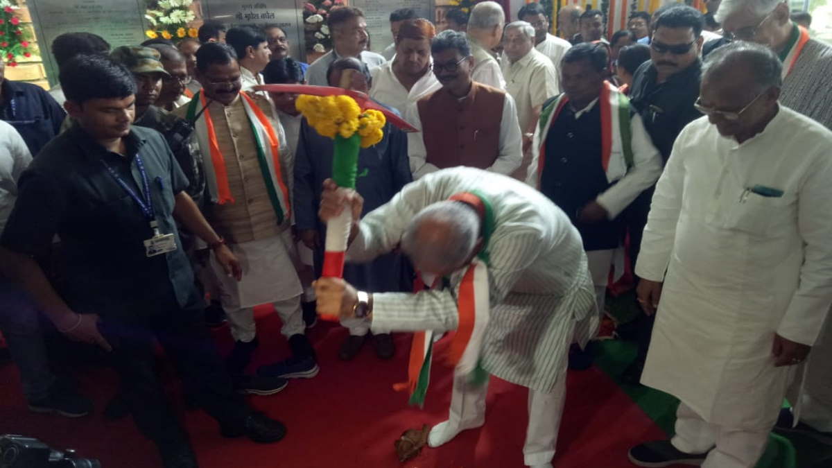 नवा रायपुर में शिफ्ट होगी सरकार, CM भूपेश बघेल ने धनतेरस को रखी राजभवन, सीएम आवास के साथ बनने वाले अन्य भवनों की आधारशिला