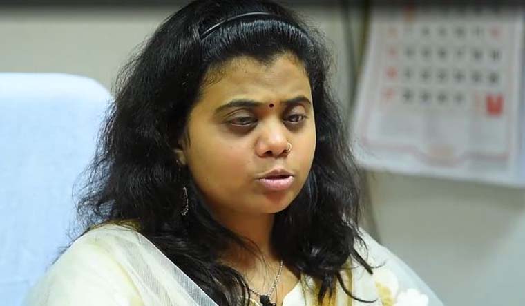 लोग कहते थे ‘देख नहीं पाती फिर इतना क्यों पढ़ती हो’, फिर यही महिला बनी IAS, यहां हुई पोस्टिंग