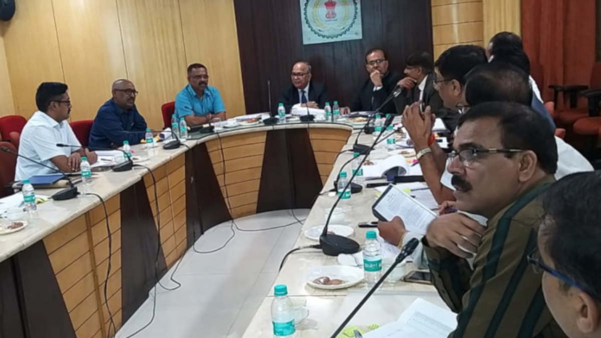 आबकारी एक्ट में बंद आदिवासियों की रिहाई का रास्ता साफ, विशेष समिति की बैठक में हुआ निर्णय, सरकार को भेजी गई अनुशंसा