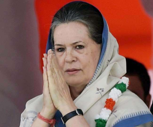 छग राज्य स्थापना दिवस पर सोनिया गांधी ने प्रदेशवासियों को दी बधाई, नक्सली हमले में मारे गए कांग्रेस नेताओं को याद कर दी श्रद्धांजलि, पढ़िए पूरा संदेश…