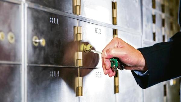 Bank में हैं आपका Locker तो जाने ये नए नियम