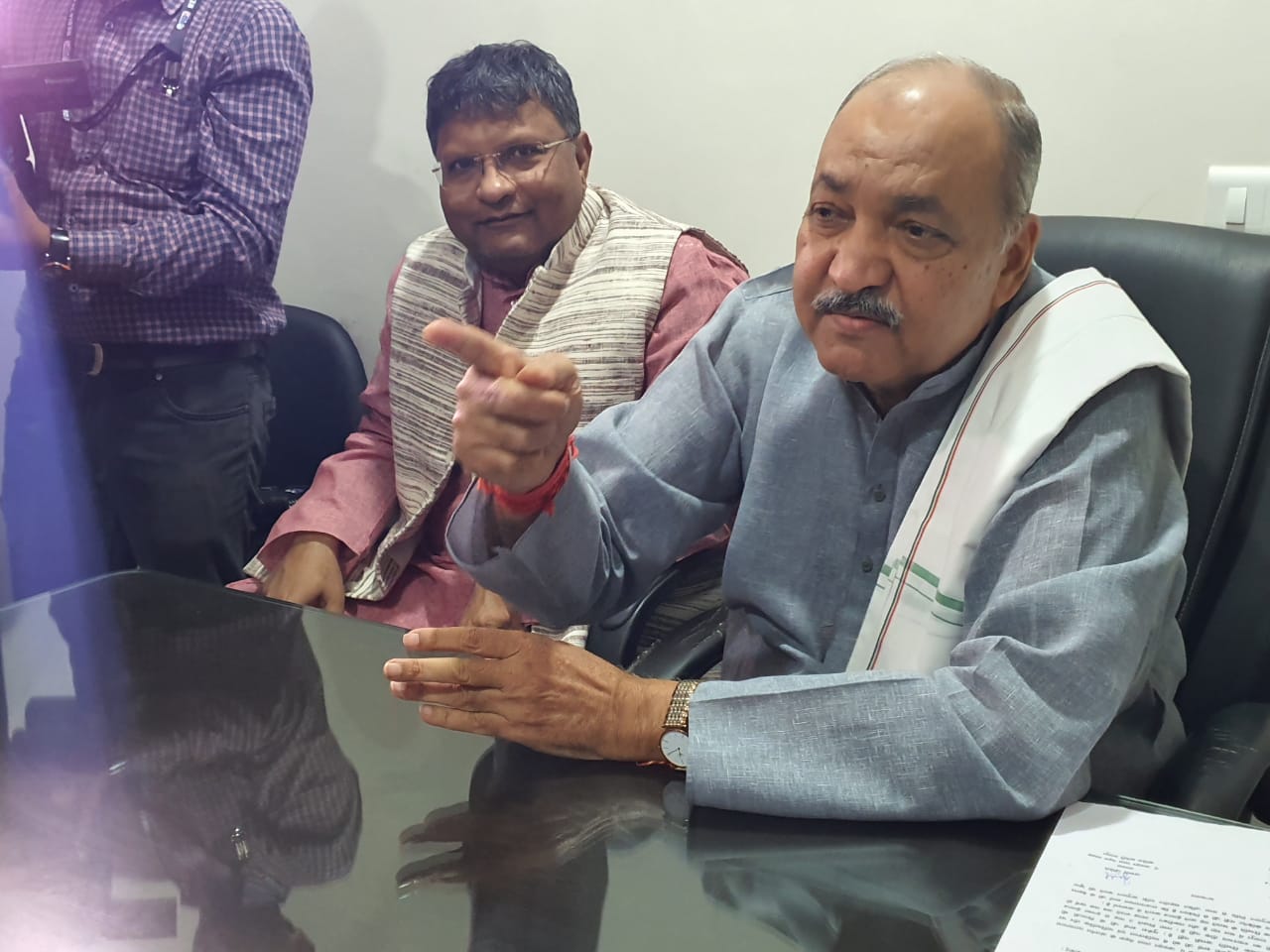 भाजपा पहले जवाब दें कि वह 2500 रुपए में धान खरीदी के खिलाफ क्यों है- मंत्री रविंद्र चौबे