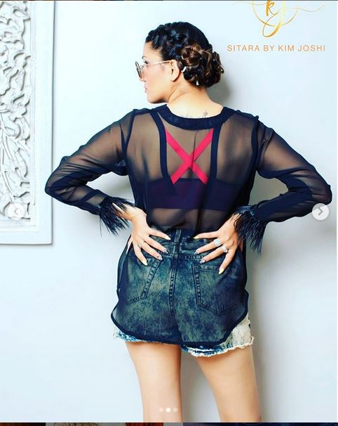 ट्रांसपेरेंट Top- skirts में दिखीं Sapna…  लाखों ने किया Uffff