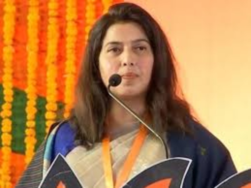 बीजेपी की राष्ट्रीय महासचिव सरोज पांडेय के बयान से सियासी हड़कंप, कहा- ‘छत्तीसगढ़ सरकार कितने दिनों तक चलेगी यह कहां नहीं जा सकता, विभीषण तो रावण ही पैदा करता है’