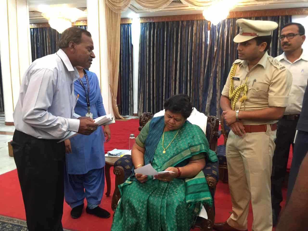 राज्यपाल अनुसुईया उइके ने राजभवन में आमजनों की सुनी समस्याएं, कहा- छत्तीसगढ़ लगातार करे प्रगति