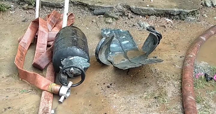 जेल प्रहरी के घर सिलेंडर ब्लास्ट होने से सामान जलकर खाक, दमकल की गाड़ी ने आग पर पाया काबू