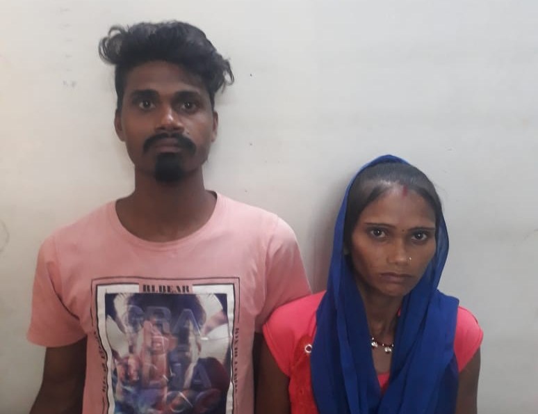 चाकू की नोंक पर घर में महिला से लूट, बच्चे के अपहरण की भी हुई कोशिश, लूटेरे दंपत्ति गिरफ्तार