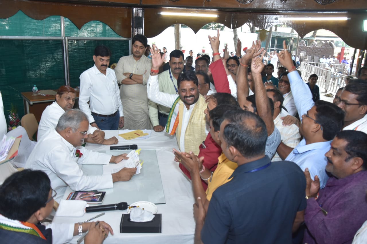 BREAKING : भटगांव को तहसील बनाने की सीएम भूपेश ने की घोषणा, जनचौपाल में विधायक चंद्रदेव राय की मांग पर तुरंत लिया फैसला