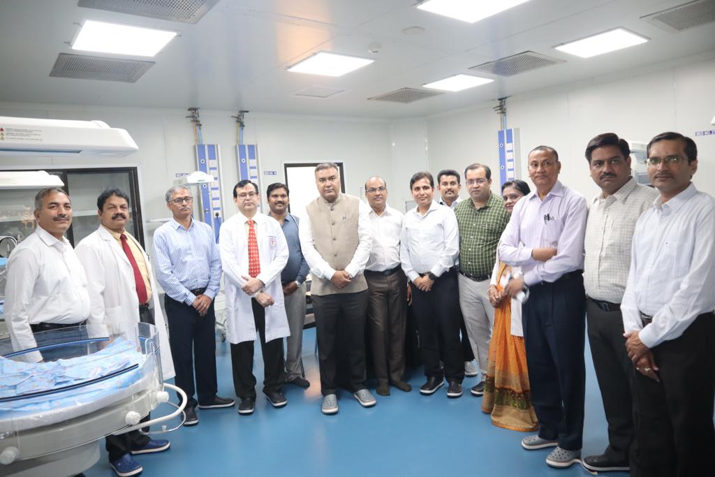 एम्स के न्यूनेटोलॉजी में ‘मौली’ का उद्घाटन, मरीजों का अच्छे से इलाज करने का दिया आश्वासन