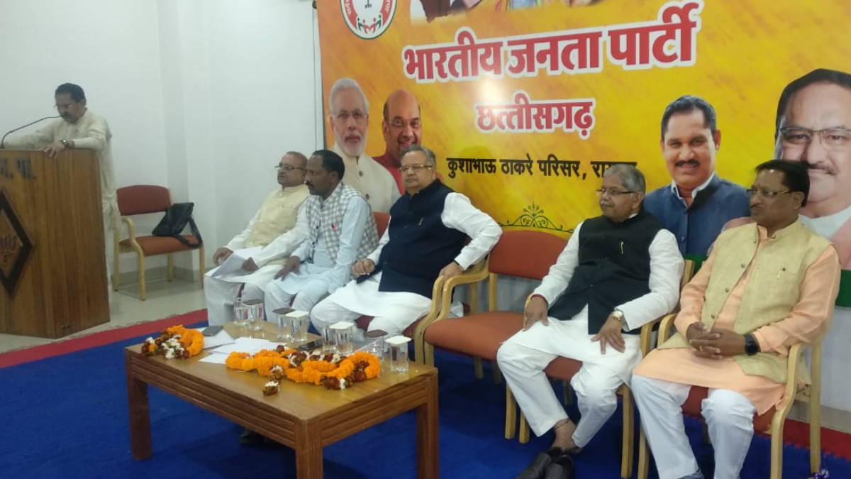भाजपा के चुनाव प्रक्रिया पर CM भूपेश बघेल की टिप्पणी पर रमन सिंह का जवाब, कहा- कहीं भी बिखराव की स्थिति नहीं, आपत्ति पर बनाई जाती है कमेटी…