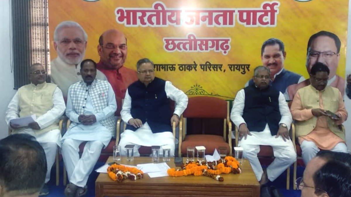 पूर्व सीएम रमन सिंह ने मुख्यमंत्री भूपेश बघेल को दी शांत रहने की नसीहत, कहा- ठंडे दिमाग से सोचे मुख्यमंत्री, जो वादा किया था उसे पूरा करने का अवसर है