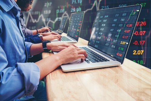 Sensex रिकॉर्ड हाई पर, Nifty 12000 के पार; ये शेयर्स है टॉप गेनर्स