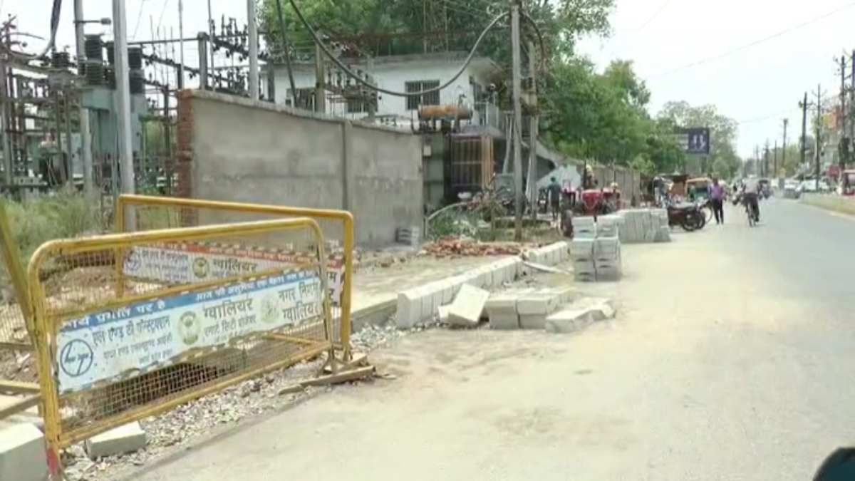 ग्वालियर में स्मार्ट रोड का सपना अब नहीं होगा पूरा! 300 करोड़ की लागत से 16 किमी सड़क का होना था निर्माण, क्या जिम्मेदारों पर होगी कार्रवाई ?