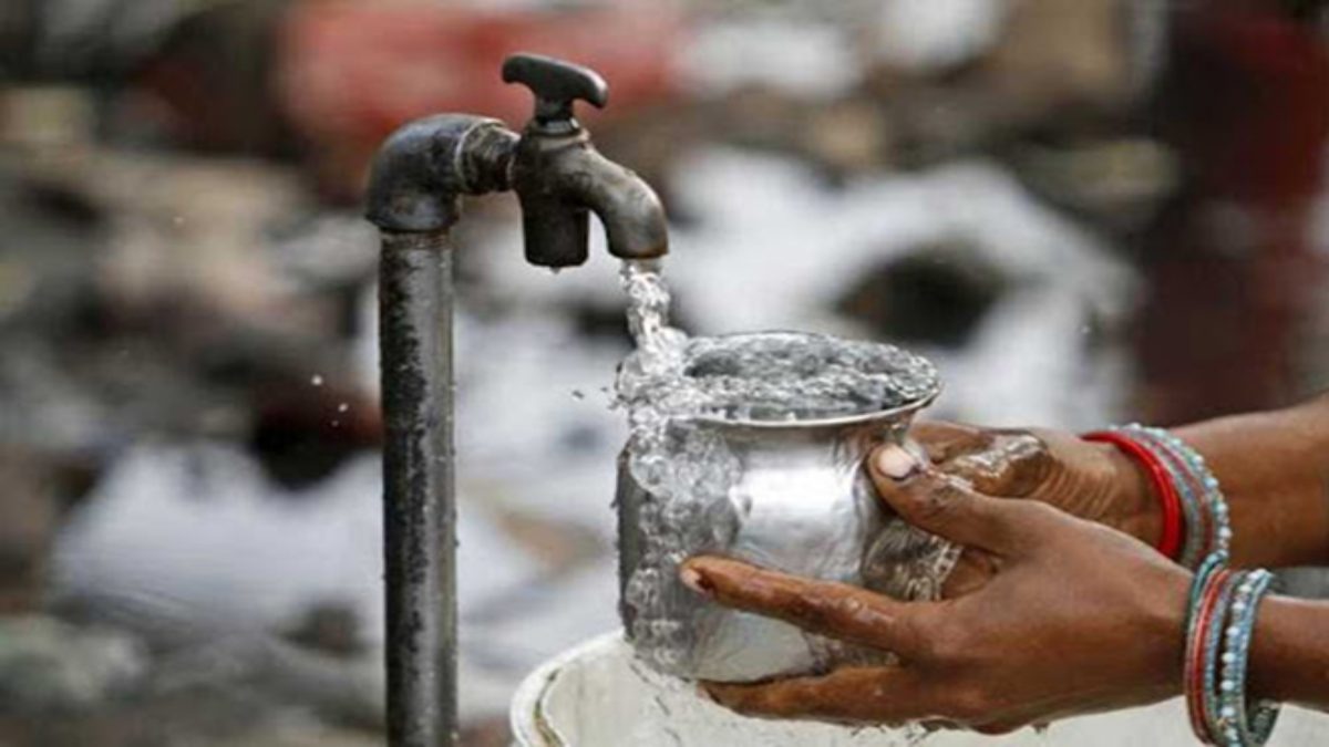 CG NEWS: भीषण गर्मी में जल समस्या से जूझ रहे लोग, बोर से आता है नाले का गंदा पानी, खानापूर्ति कर नपा ने बंद की आंखे