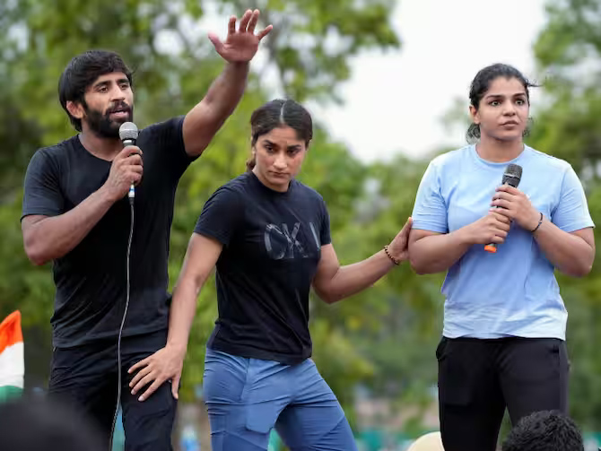 अब गंगा में मेडल बहाएंगे पहलवान… आमरण अनशन का भी किया ऐलान…