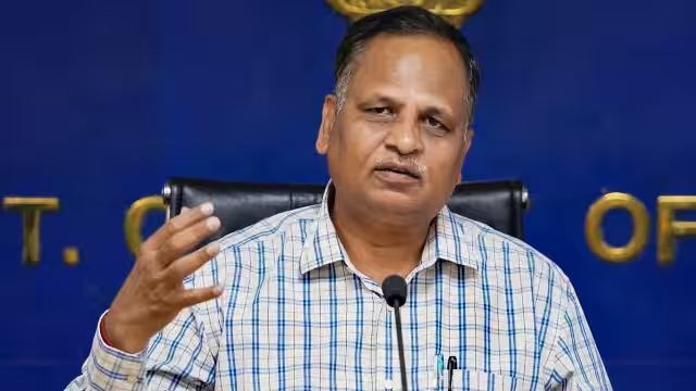 तिहाड़ जेल में बंद सत्येंद्र जैन की बिगड़ी तबीयत , अस्पताल में भर्ती