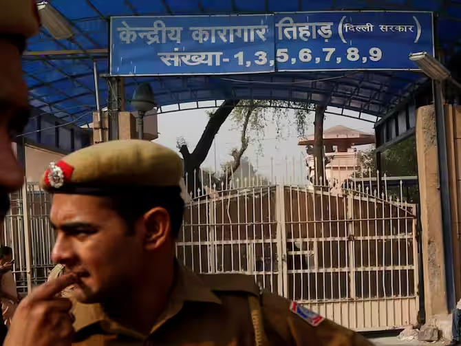 Delhi Crime News: तिहाड़ जेल में फिर हुई कैदियों के बीच झड़प