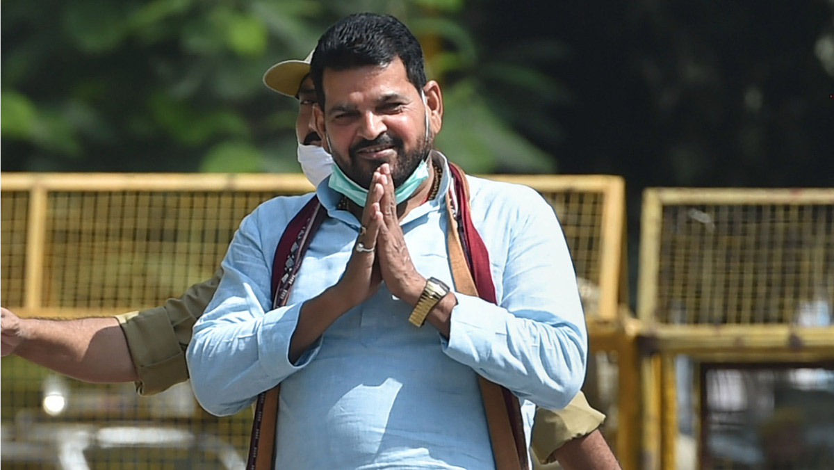 दिल्ली पुलिस की जांच में बड़ा खुलासा , बृज भूषण शरण सिंह पर आरोप लगाने वाली युवती बालिग
