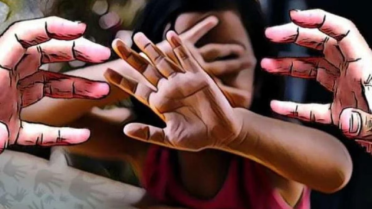 Noida Crime News: बेटी से दुष्कर्म के आरोप में सौतेला पिता गिरफ्तार