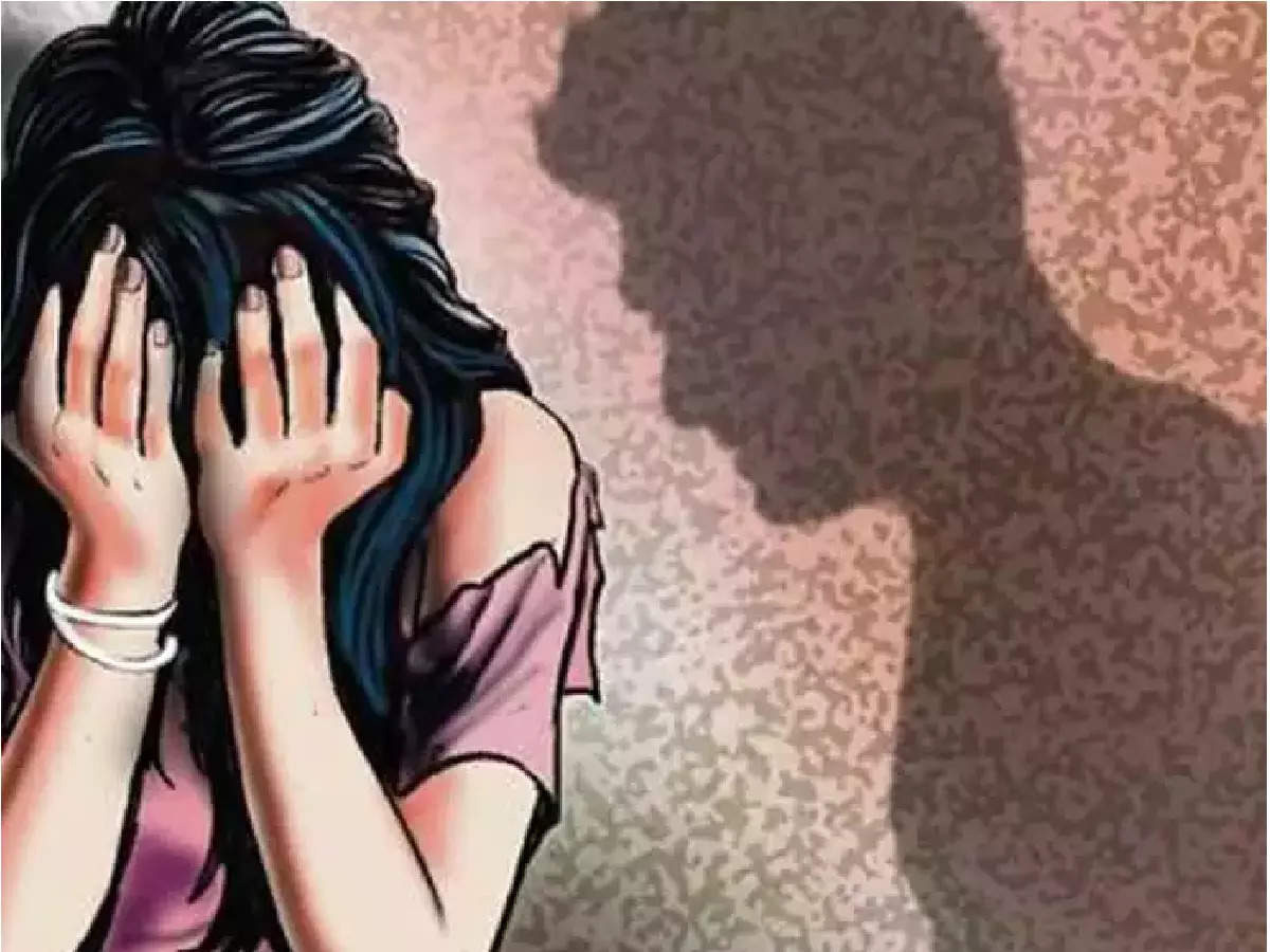 Crime News Delhi: पड़ोसी पर यौन उत्पीड़न और ब्लैकमेल करने का आरोप