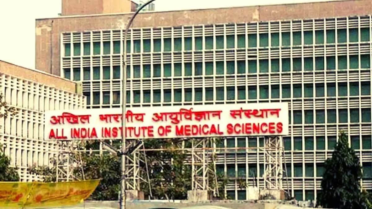 Aiims: 2 महीने आधे डॉक्टर रहेंगे छुट्टी पर, ये है वजह…