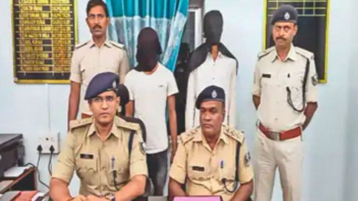 बॉयफ्रेंड के सामने गर्लफ्रेंड से 4-5 युवक करने लगे छेड़छाड़, VIDEO बनाकर किया वायरल, 2 गिरफ्तार