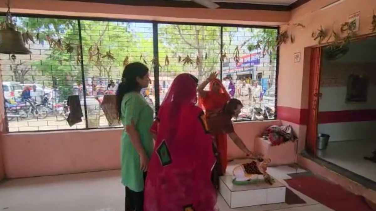 थाने पर नहीं… मंदिर में सुलझा चोरी का मामला, पढ़िए पूरी खबर   