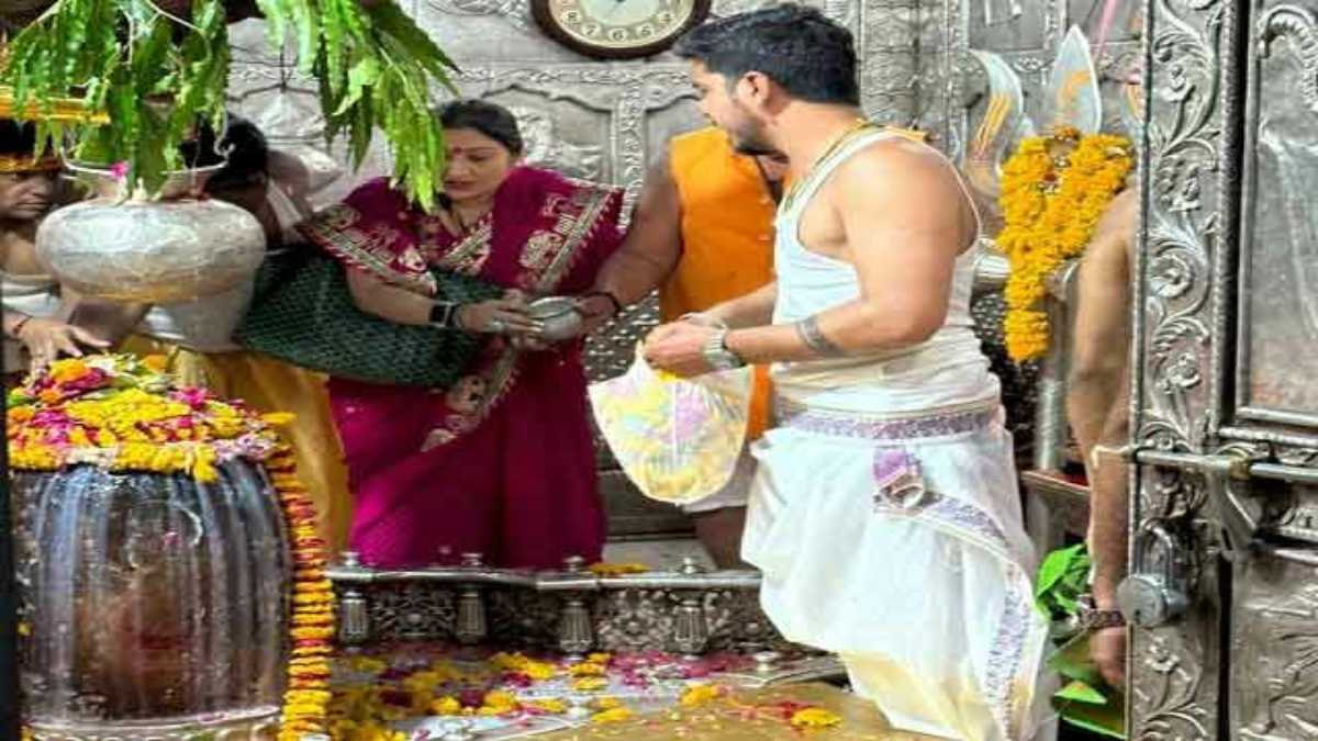बाबा महाकाल के दर्शन करने पहुंची Govinda की पत्नि Sunita Ahuja, लेकिन हो गई यह बड़ी गलती, जान कर उड़ जाएंगे आपके होश …