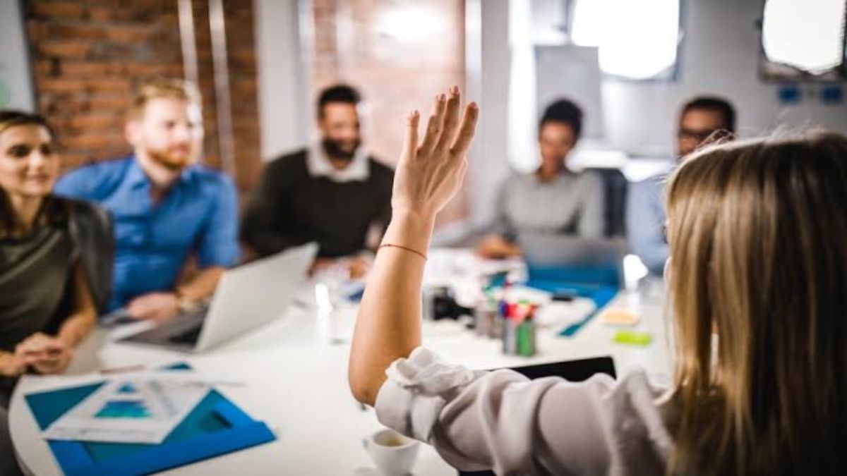 Workplace में हमेशा खुद पर रखें Confidence, काम होगा अच्छा और मिलेंगी ढेरों Opportunity …