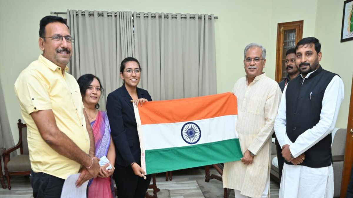 छत्तीसगढ़ की बेटी याशी ने माउंट एवरेस्ट पर लहराया तिरंगा, सीएम भूपेश बघेल ने दी शुभकामनाएं