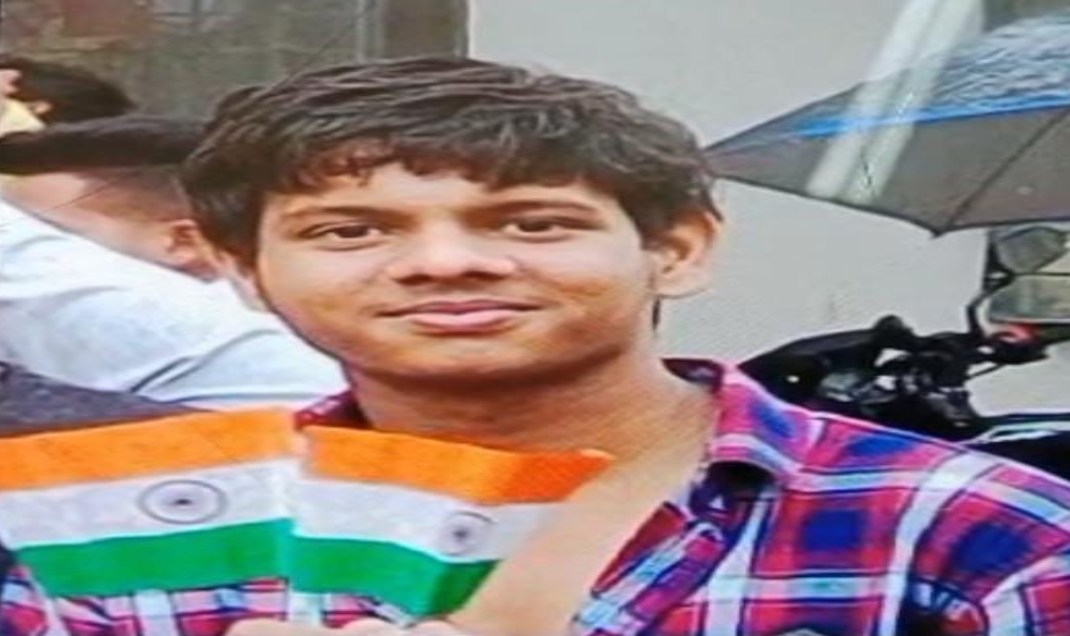 सड़क हादसे में घायल छात्र की मौतः इलाज के दौरान तोड़ा दम, मामूली चोट से मौत के बाद परिजनों ने डॉक्टरों पर लापरवाही का लगाया आरोप